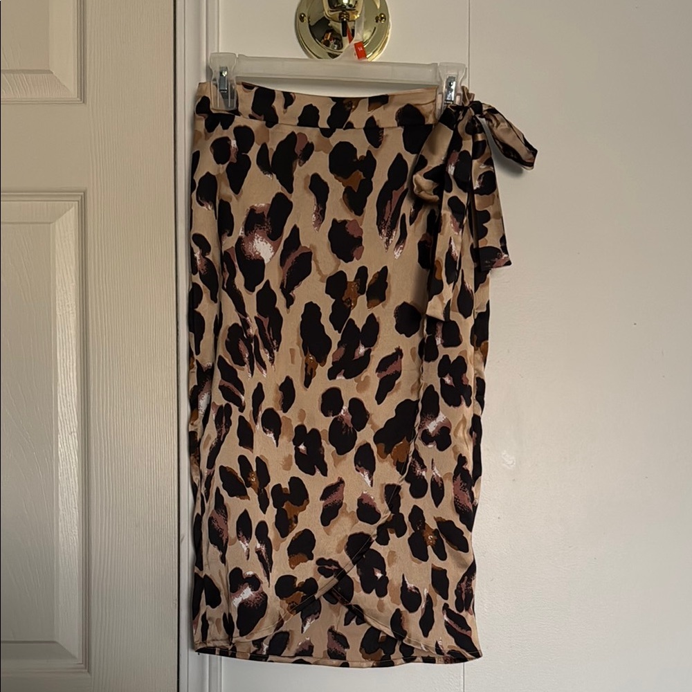 BOOHOO Leopard Print Wrap Midi Skirt US 6 (Petite)